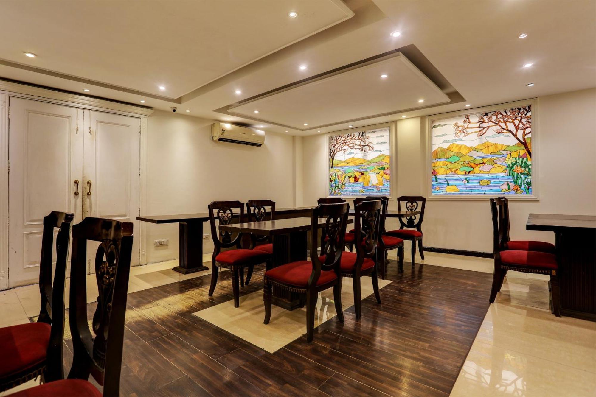 Townhouse The Royce New Friends Colony Hotel New Delhi Exterior photo