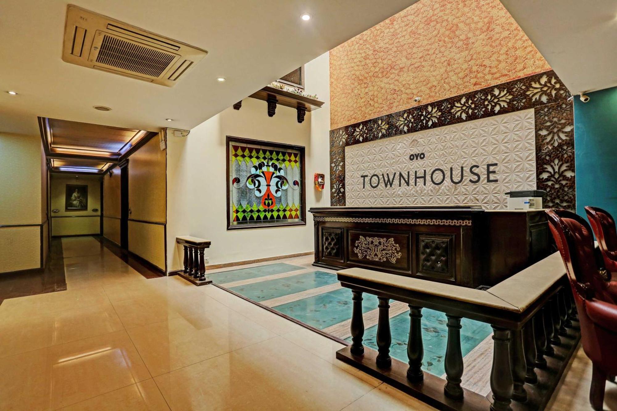 Townhouse The Royce New Friends Colony Hotel New Delhi Exterior photo
