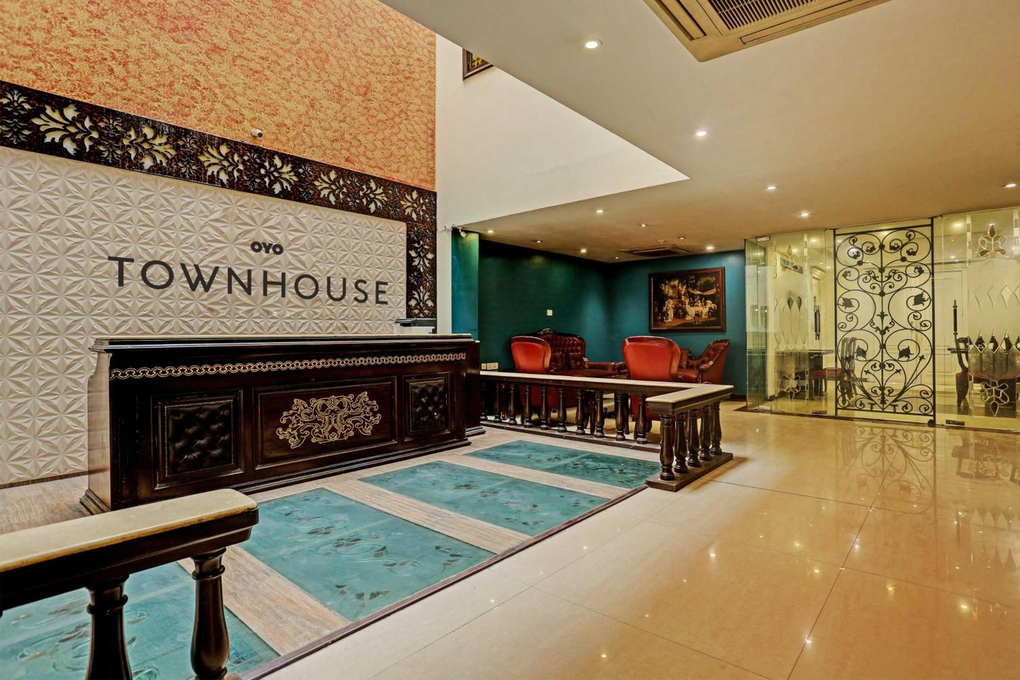Townhouse The Royce New Friends Colony Hotel New Delhi Exterior photo