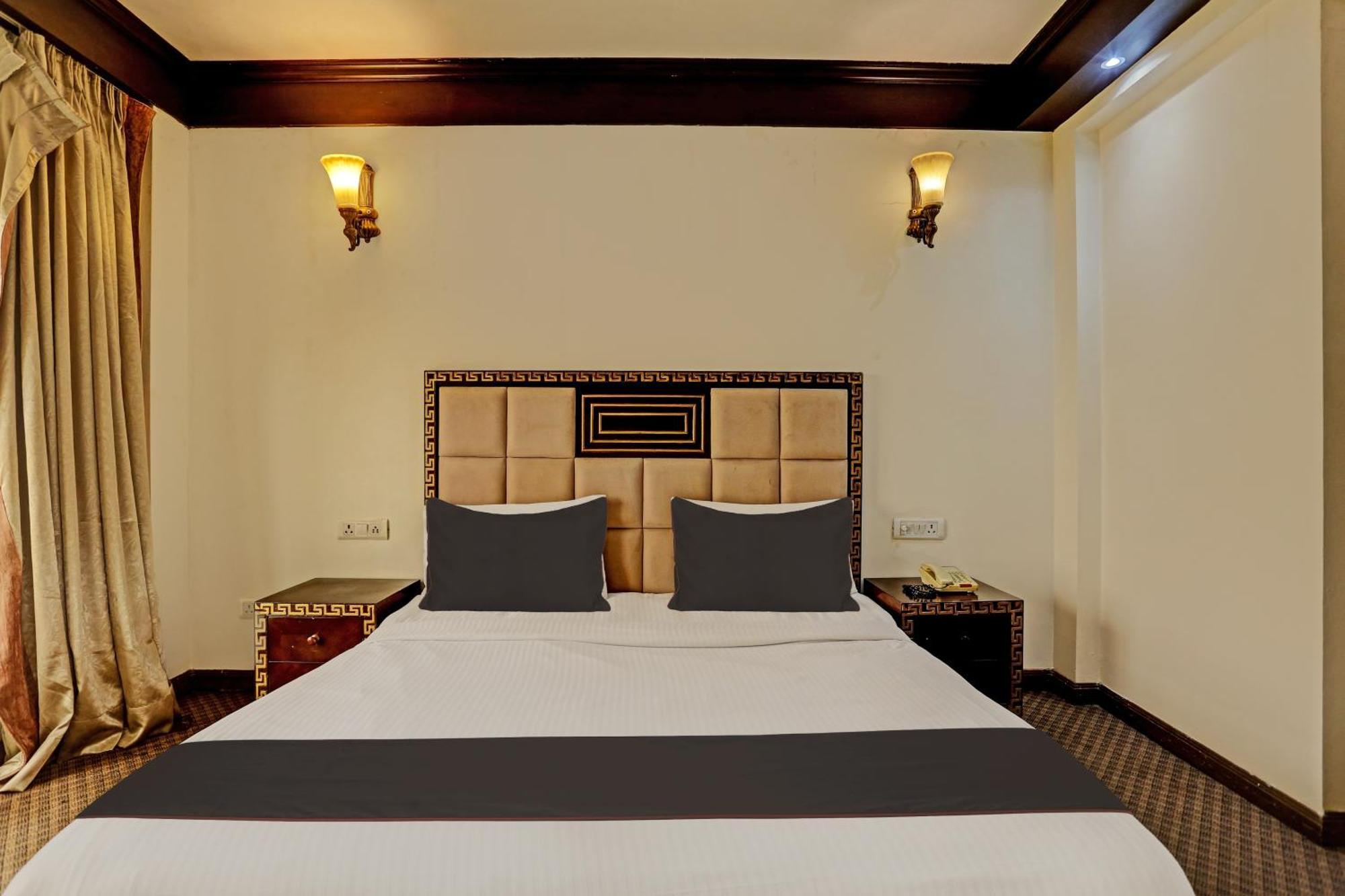 Townhouse The Royce New Friends Colony Hotel New Delhi Exterior photo