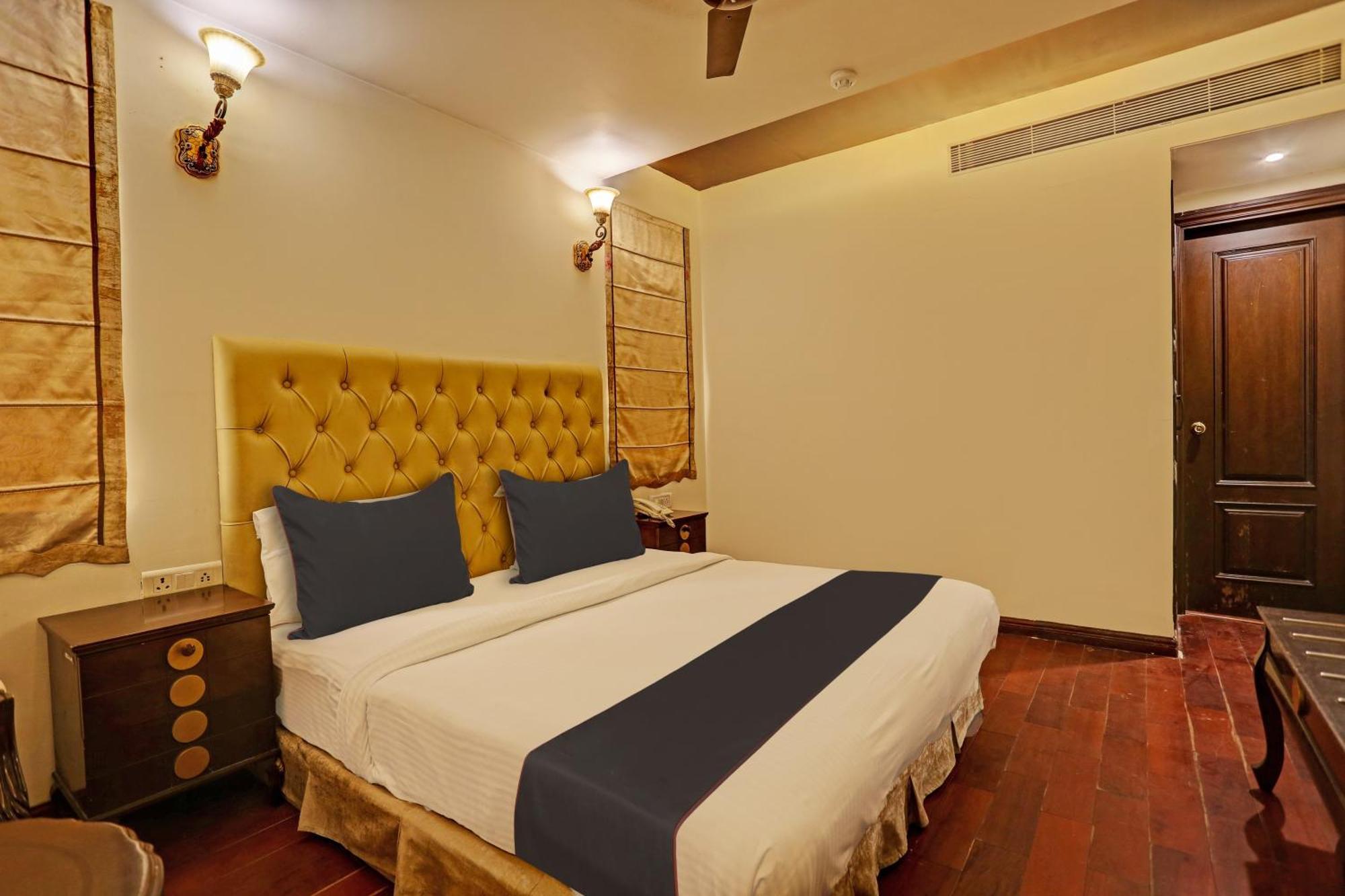Townhouse The Royce New Friends Colony Hotel New Delhi Exterior photo