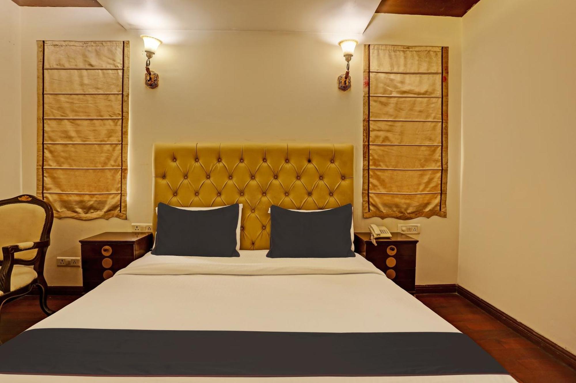 Townhouse The Royce New Friends Colony Hotel New Delhi Exterior photo