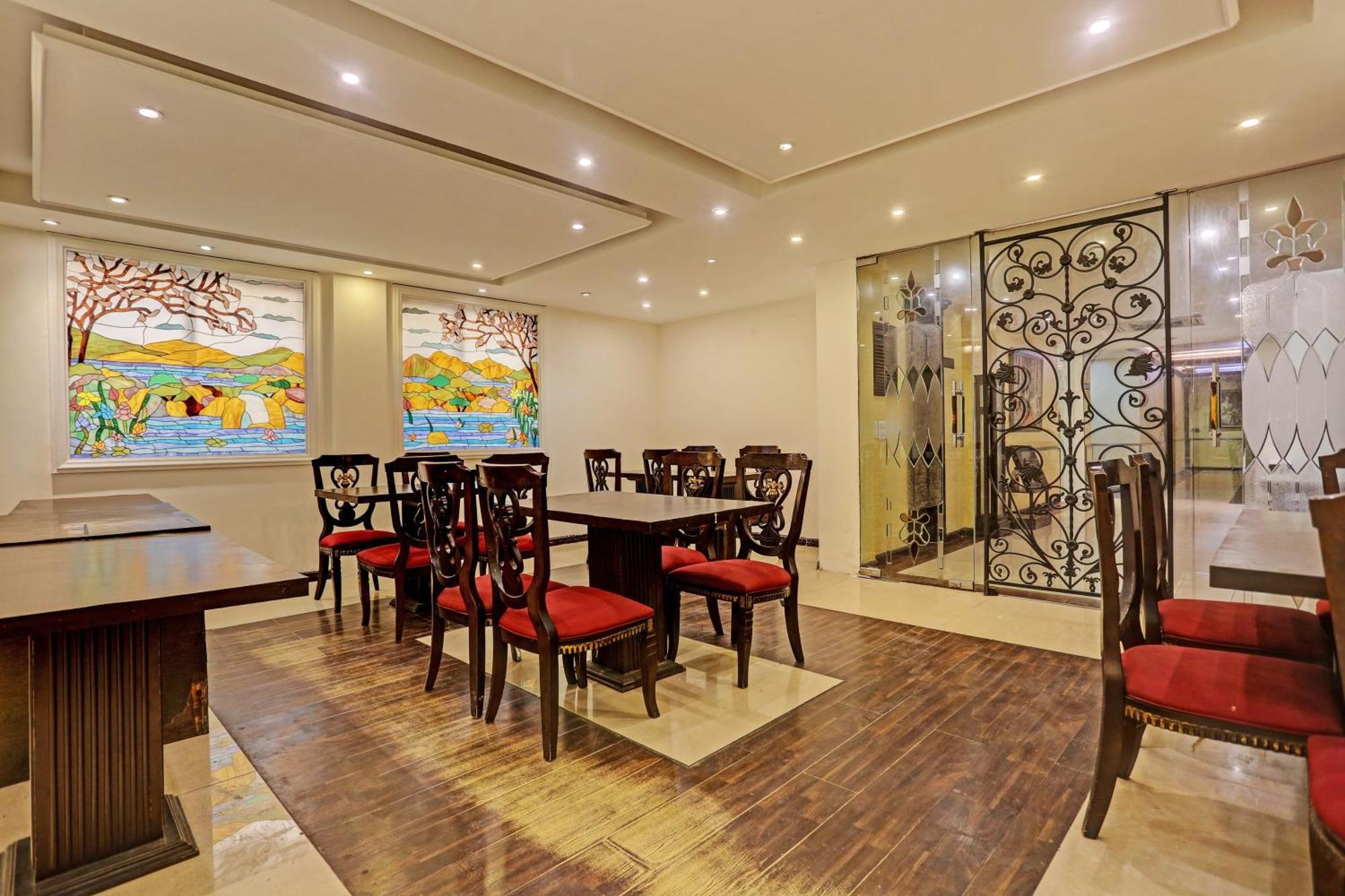 Townhouse The Royce New Friends Colony Hotel New Delhi Exterior photo