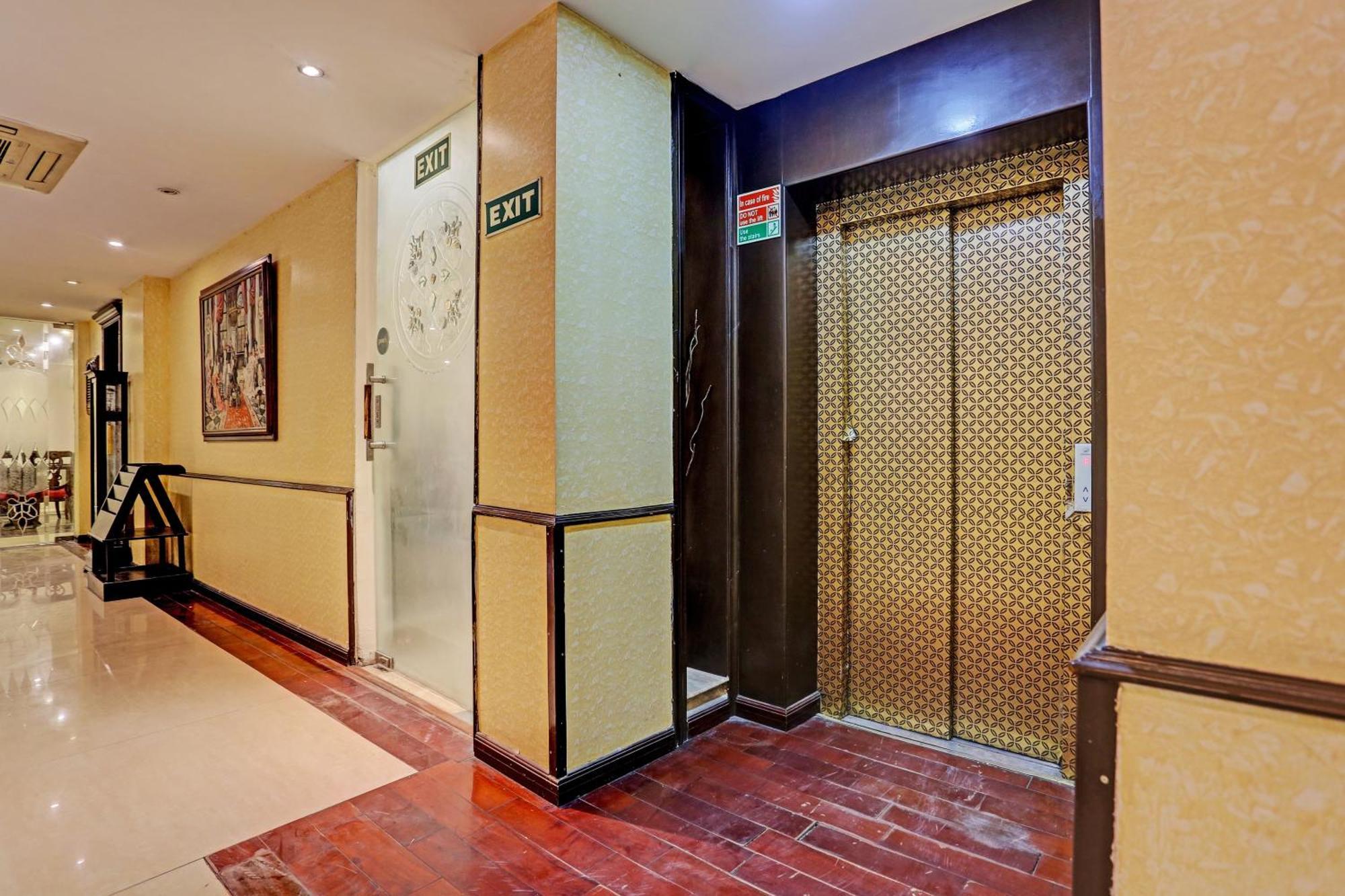 Townhouse The Royce New Friends Colony Hotel New Delhi Exterior photo