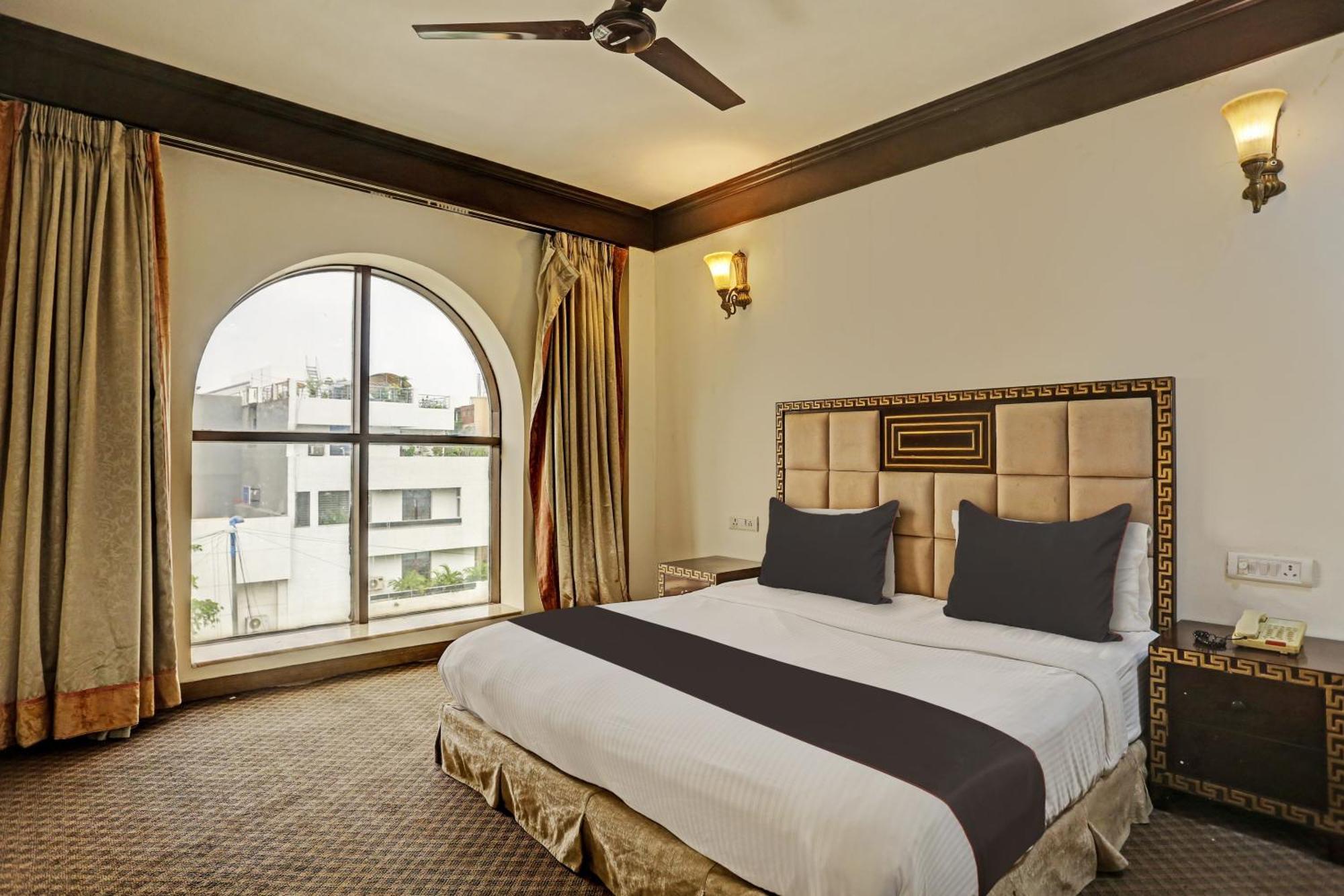 Townhouse The Royce New Friends Colony Hotel New Delhi Exterior photo