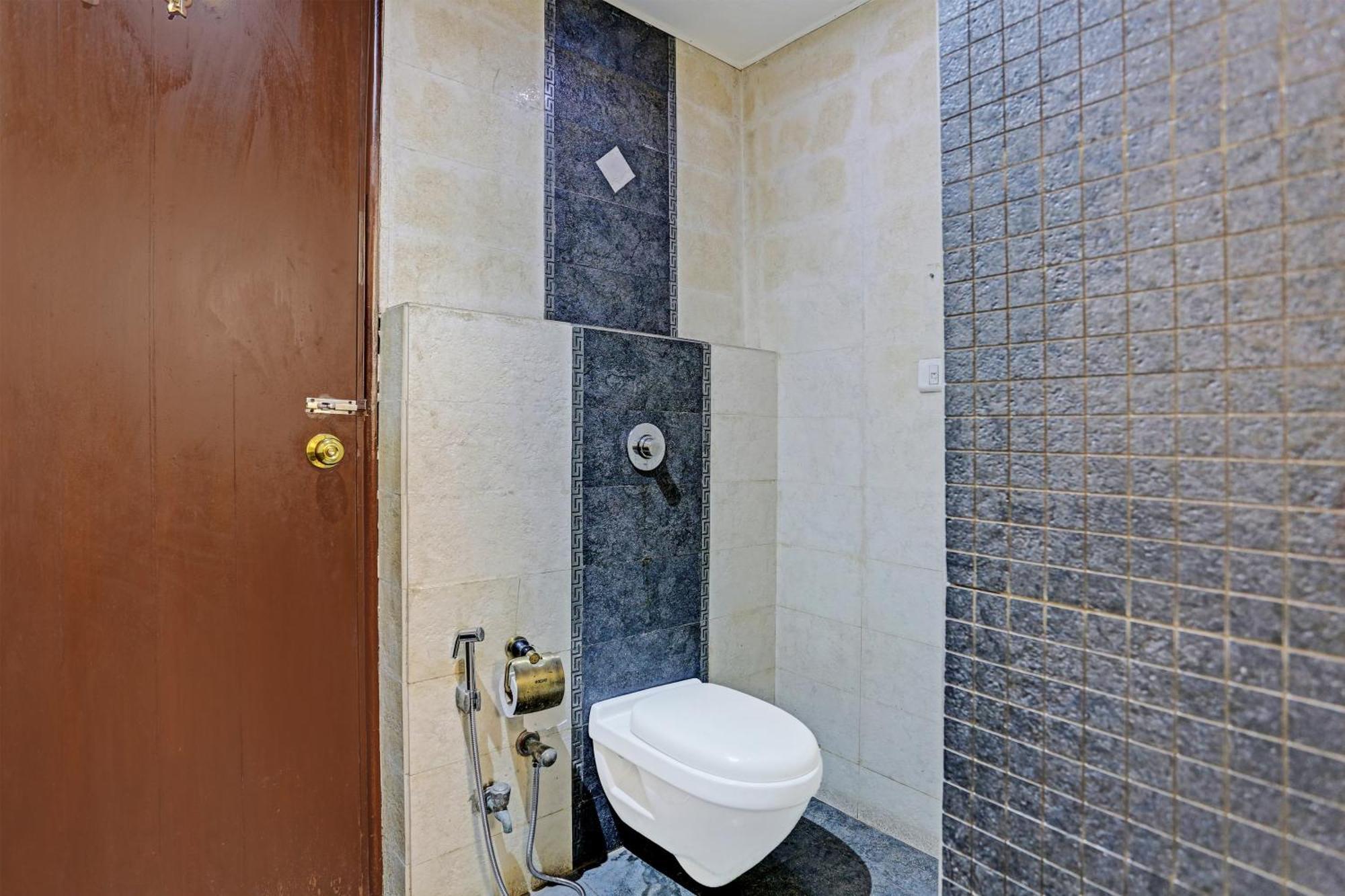 Townhouse The Royce New Friends Colony Hotel New Delhi Exterior photo